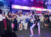 WAIC ����ѧŮ���ǣ����� AI��Ҳ�����Լ�